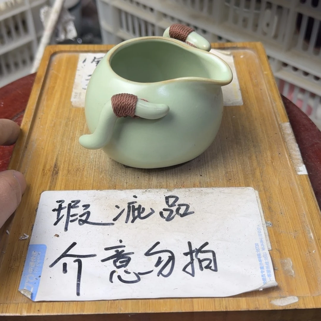 瑕疵介意勿拍陶瓷器皿A137