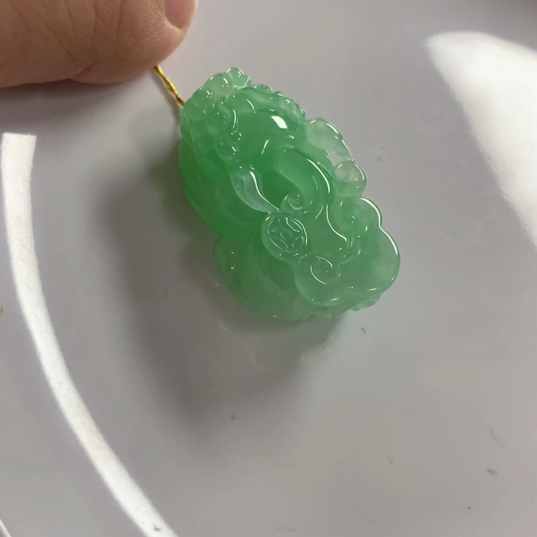 翡翠未镶嵌颈饰挂件