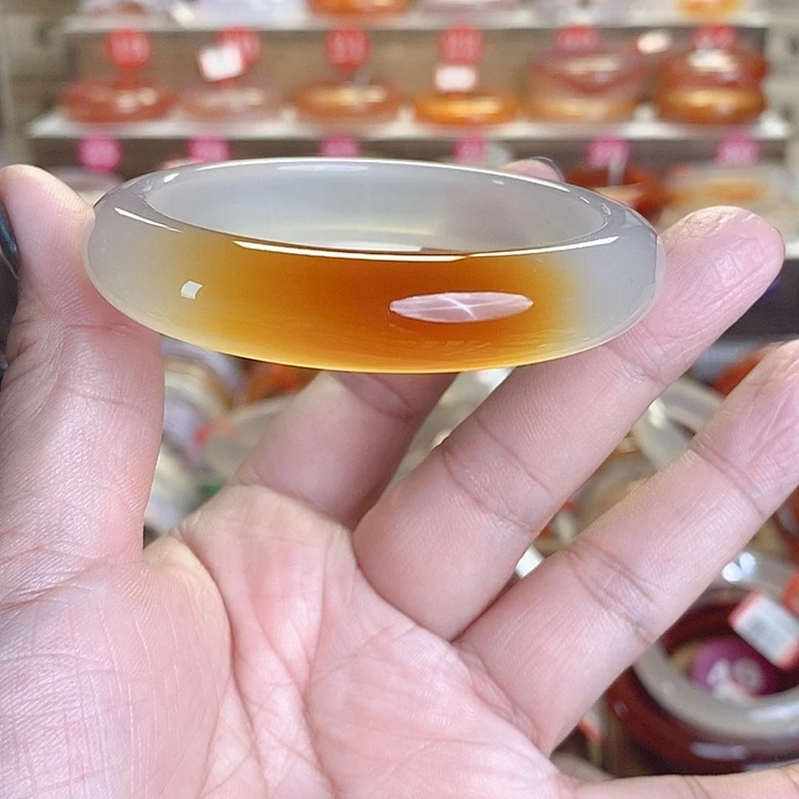 玛瑙/玉髓手镯未镶嵌凌**