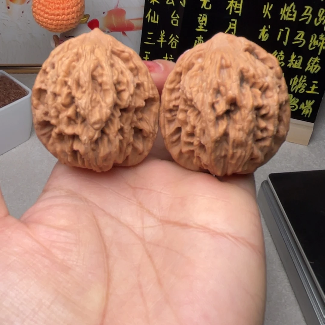 文玩核桃吊坠麦虎