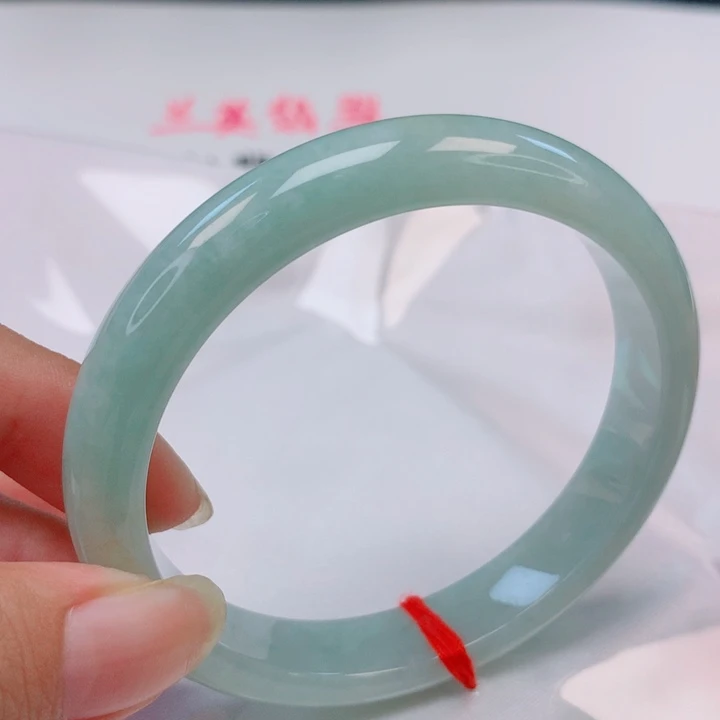 翡翠手镯未镶嵌59圈