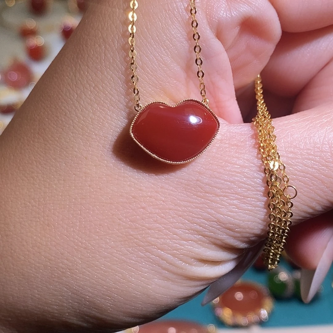 南红玛瑙18K金镶嵌吊坠(赠链)