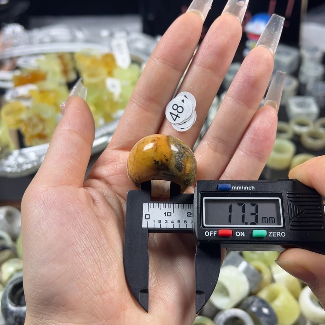 蛇纹石玉未镶嵌戒指