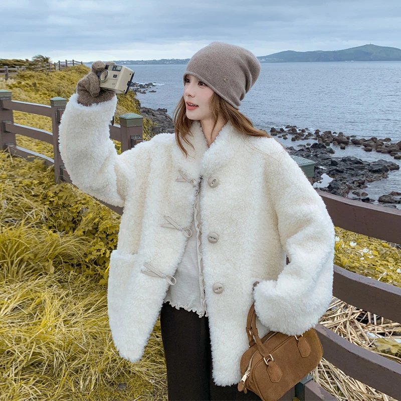 奶呼呼甜美温柔风羊羔毛外套2025冬季新款保暖加厚韩系ins风棉衣