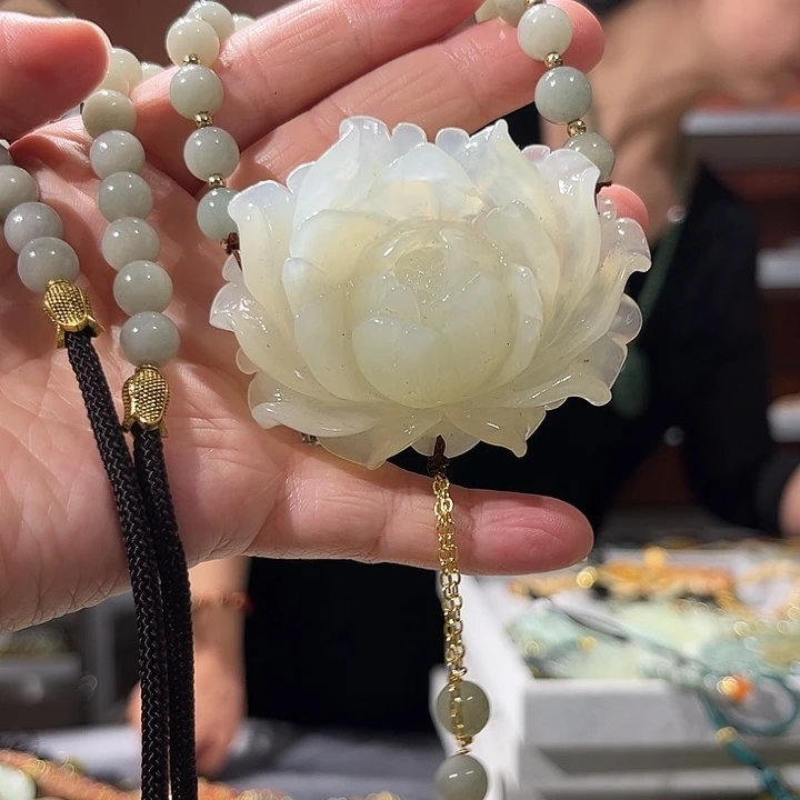 岫玉未镶嵌毛衣链