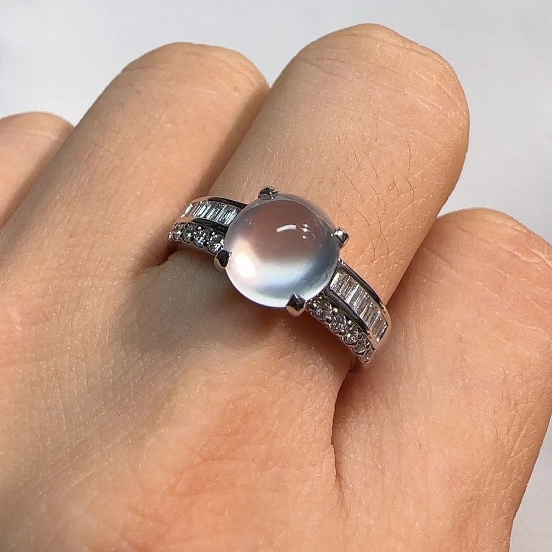 翡翠18K金镶嵌戒指蛋面