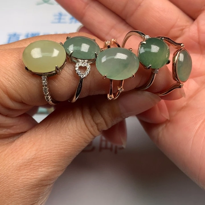 幸***使翡翠未镶嵌颈饰翡翠