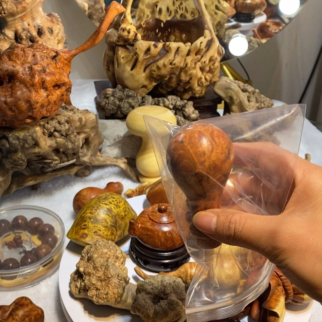 老***口香榧木小葫芦火琉璃手把件文玩