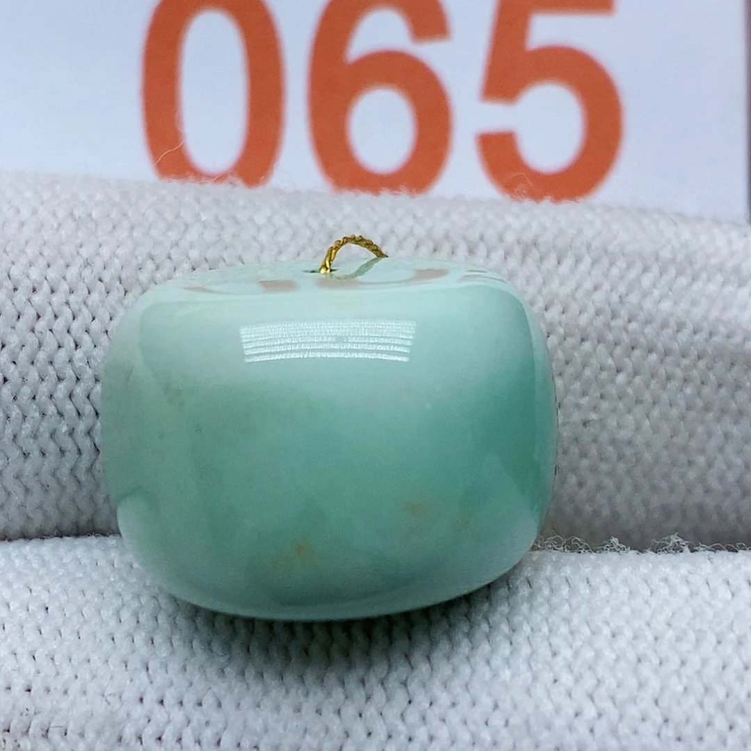 阳***晴绿松石未镶嵌珠宝奇石