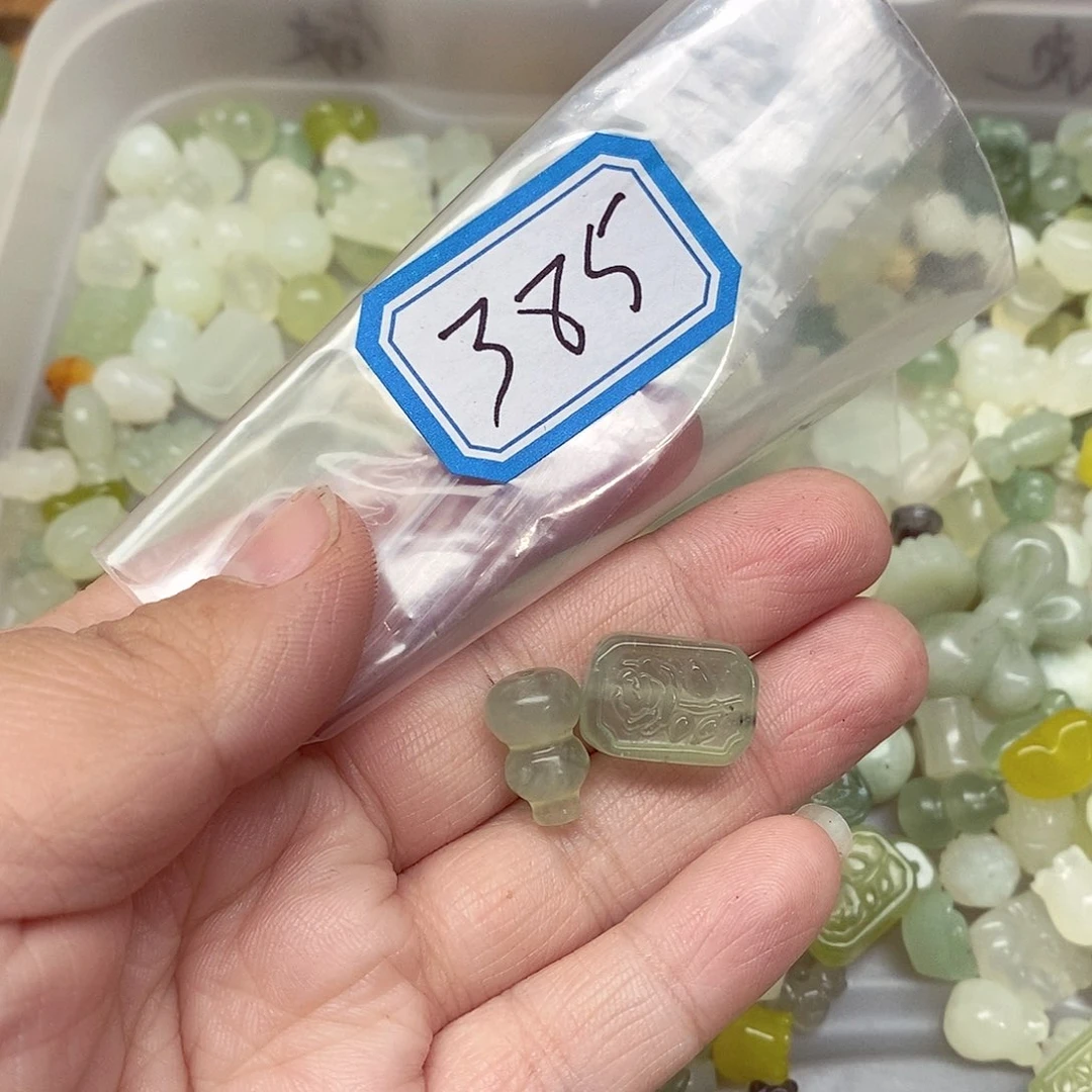 蛇纹石玉未镶嵌颈饰玛**卡385