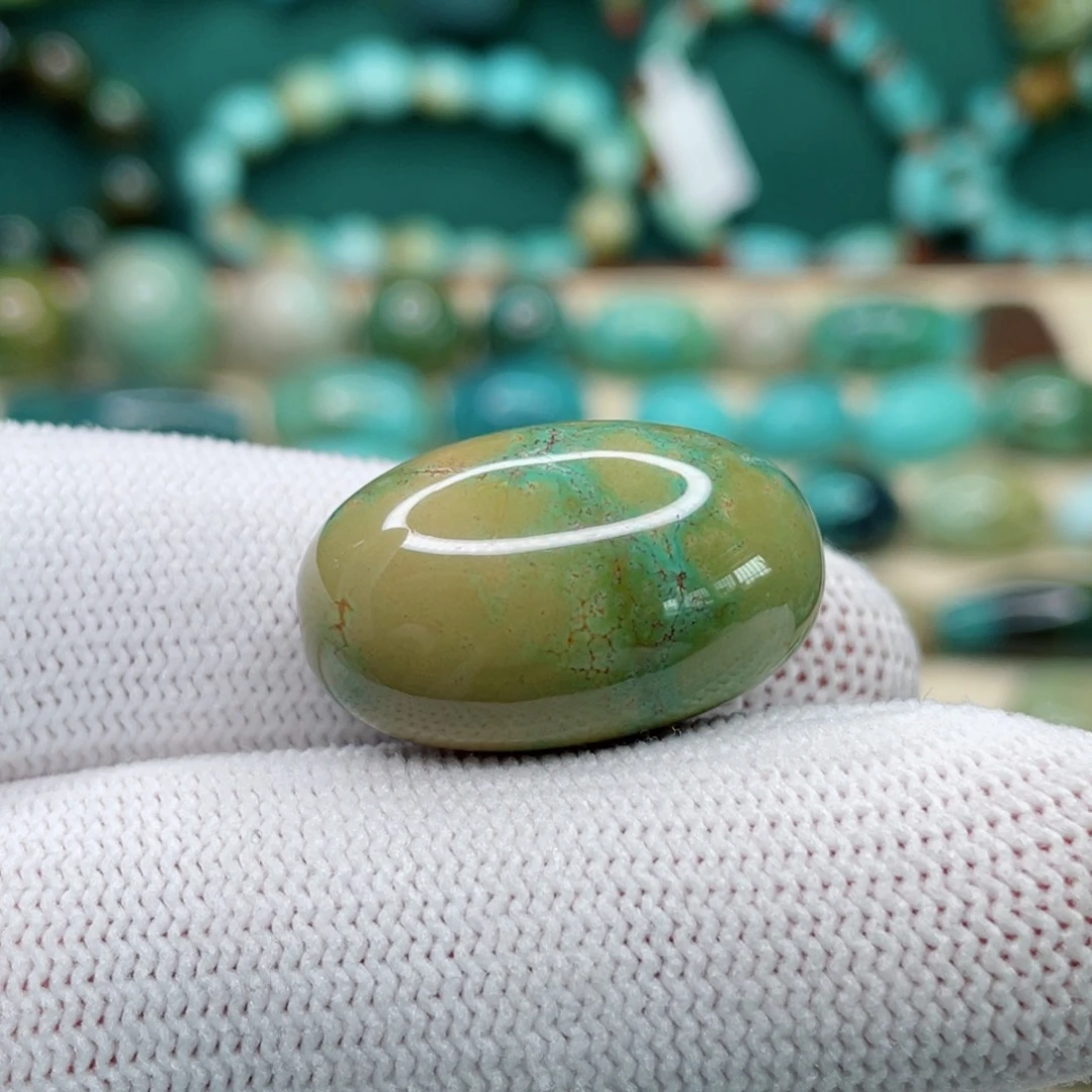 未镶嵌绿松石颈饰