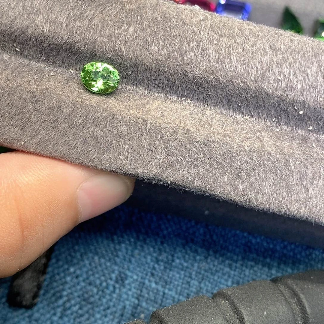 未镶嵌石榴石（沙弗莱）裸石