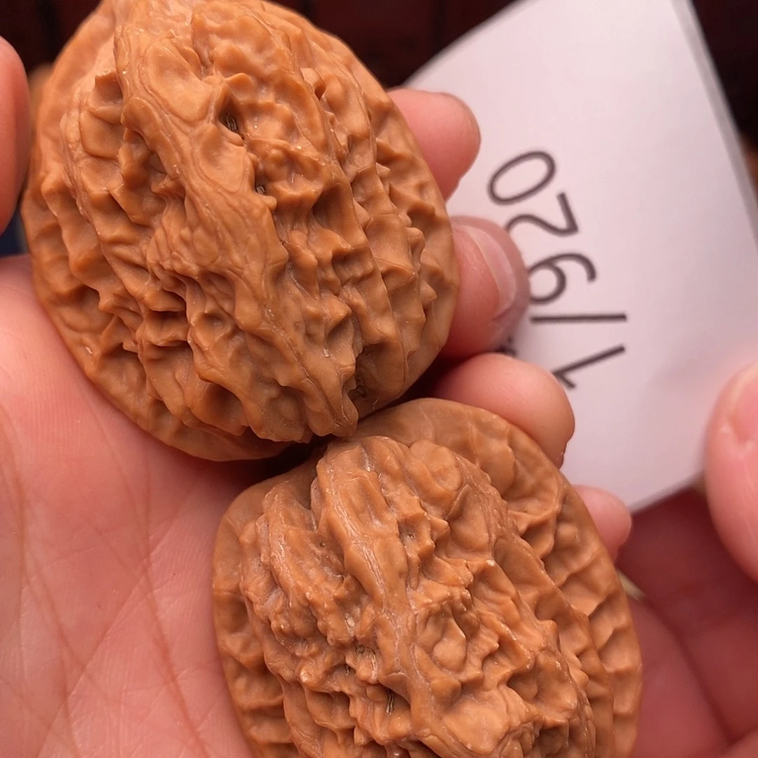 文玩核桃把件38鸡心