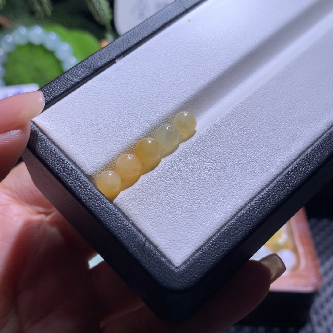 翡翠散珠特价黄翡卡5-6发其一