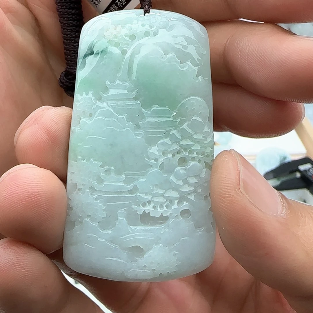 翡翠颈饰未镶嵌翡翠