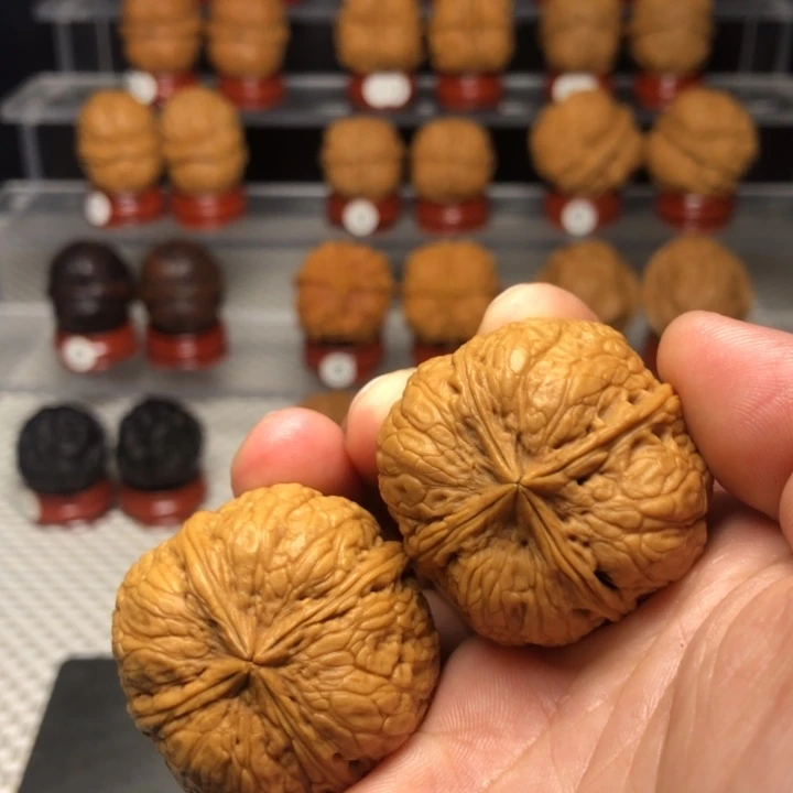 文玩核桃把件23木纹四棱