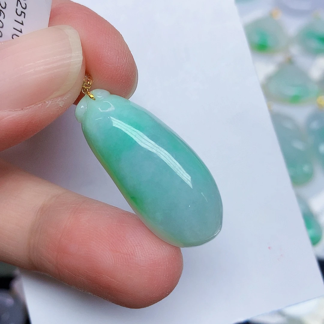 翡翠18K金镶嵌颈饰3678543