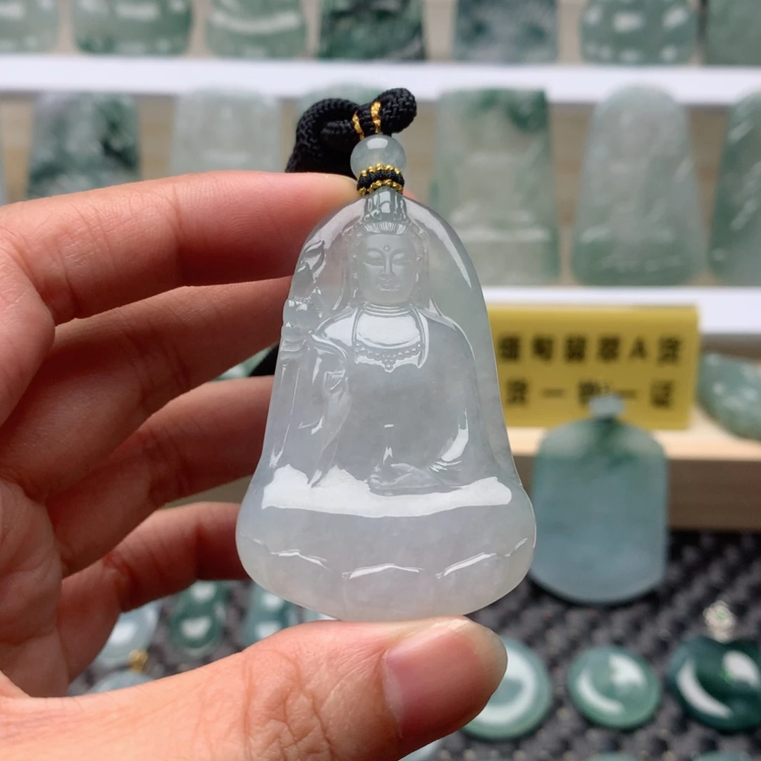 翡翠未镶嵌颈饰素衣