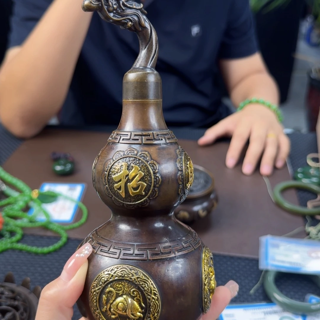 石英质玉未镶嵌颈饰