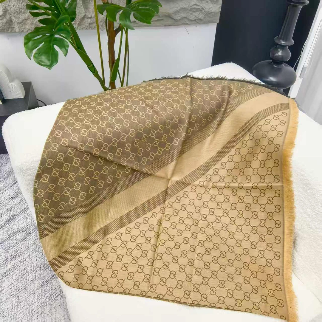 99新 GUCCI/古驰 海囤J/古驰/丝巾/my50952