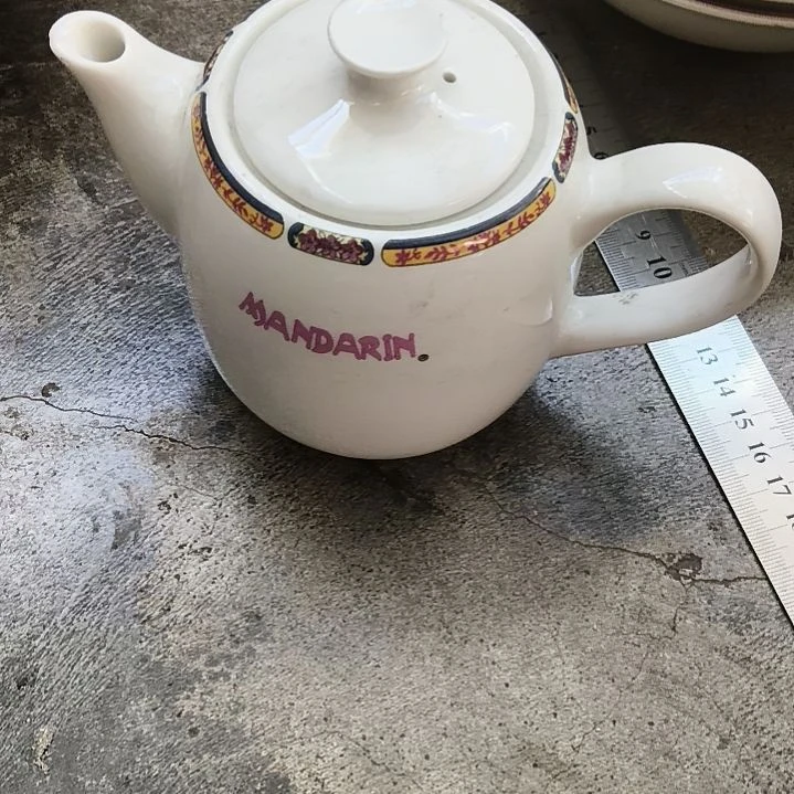 陶瓷盘子碗啥都有