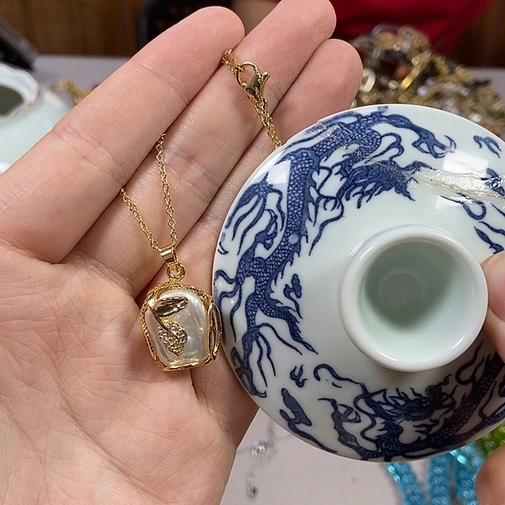 瓷片哈哈哈哈哈哈哈不哈哈