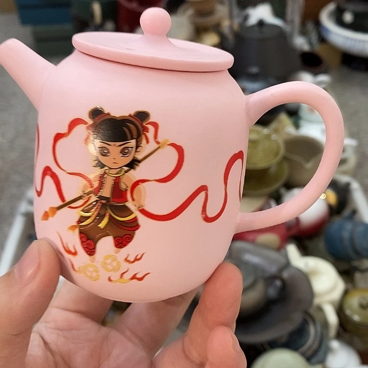 带***人陶瓷艺术品及陶瓷制品壶壶