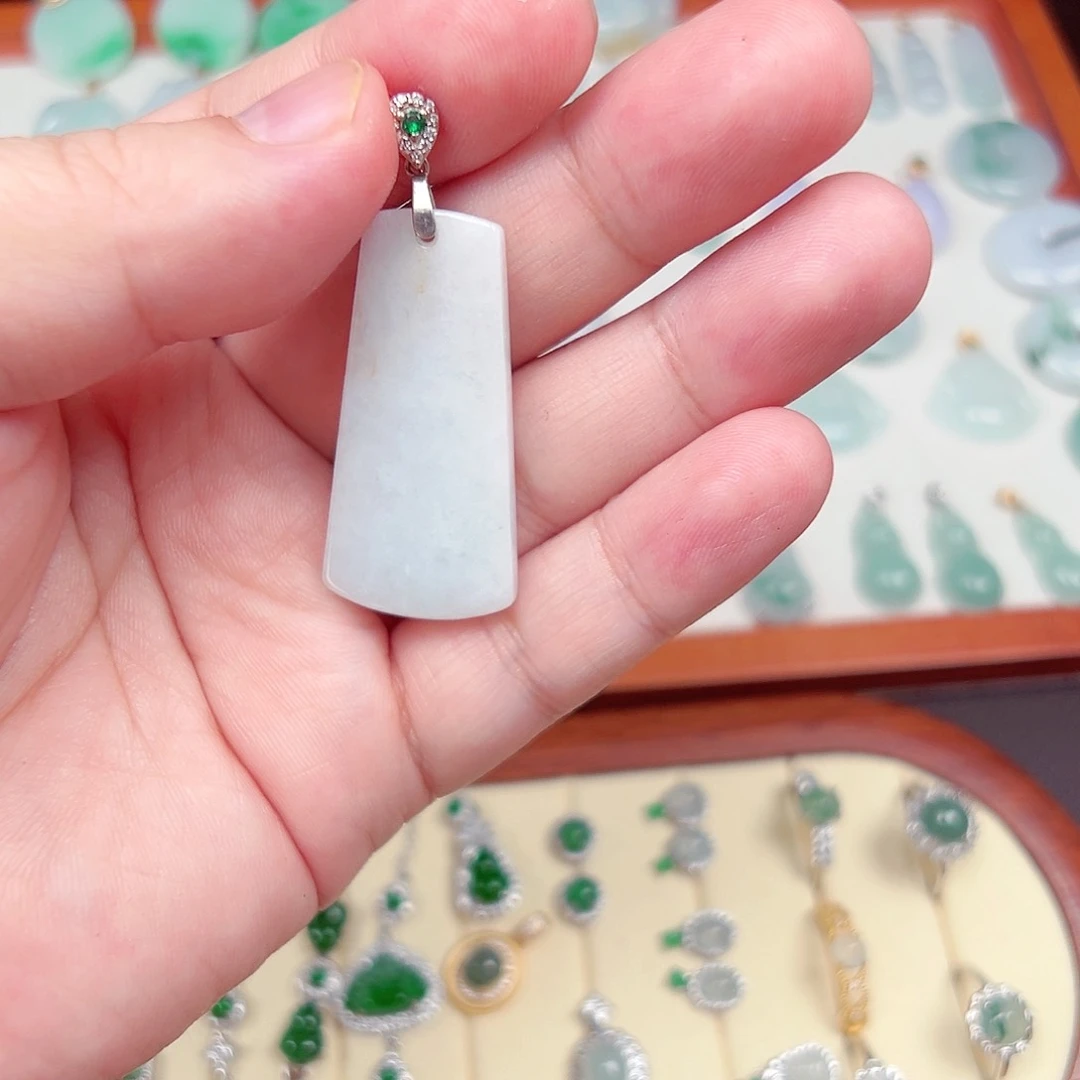 翡翠颈饰银S925镶嵌无事