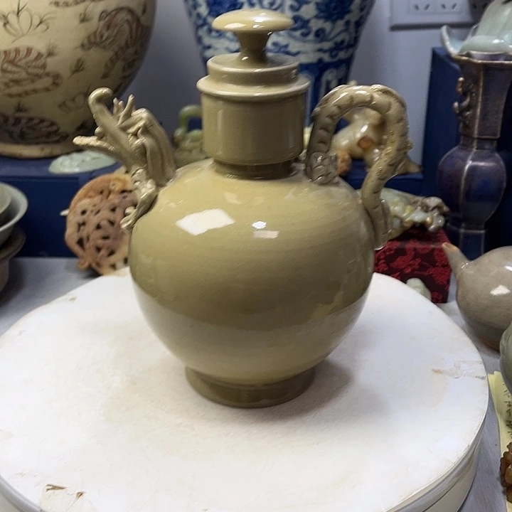 用***伢摆件越窑秘色执壶