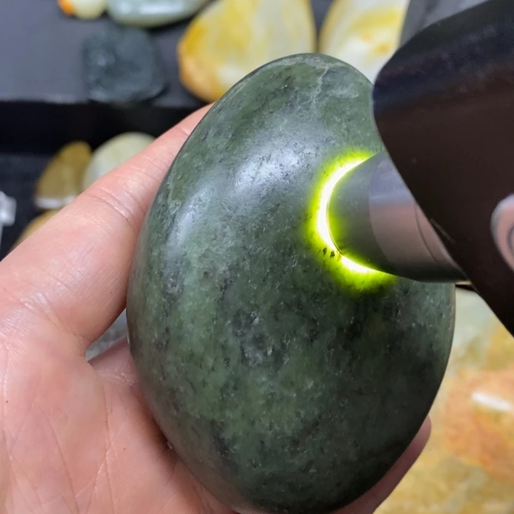 和田玉（糖玉）未镶嵌挂件