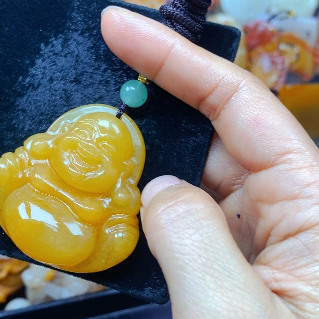 石英质玉（黄龙玉）未镶嵌颈饰