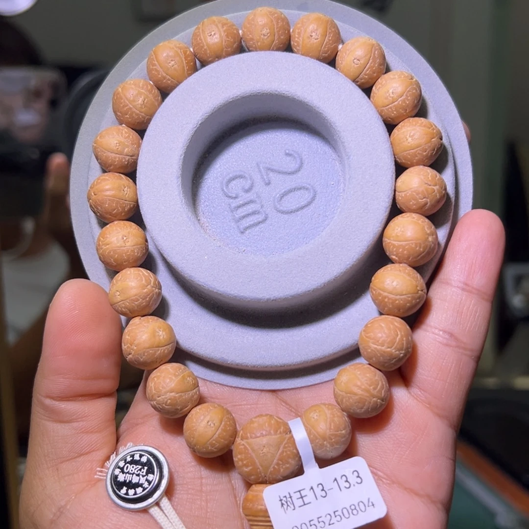 吊坠凤眼菩提树王