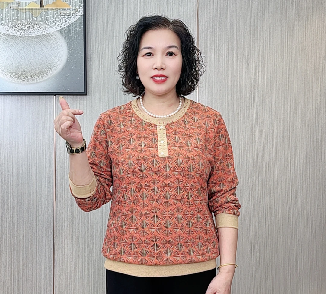 中老年妈妈洋气印花圆领打底衫秋季新款时尚宽松遮肉大码上衣女