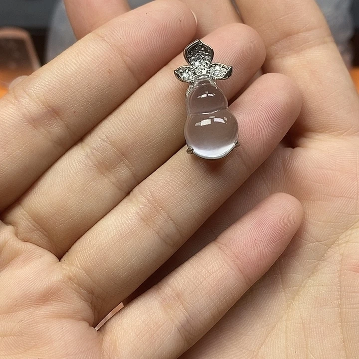 石英质玉合金颈饰