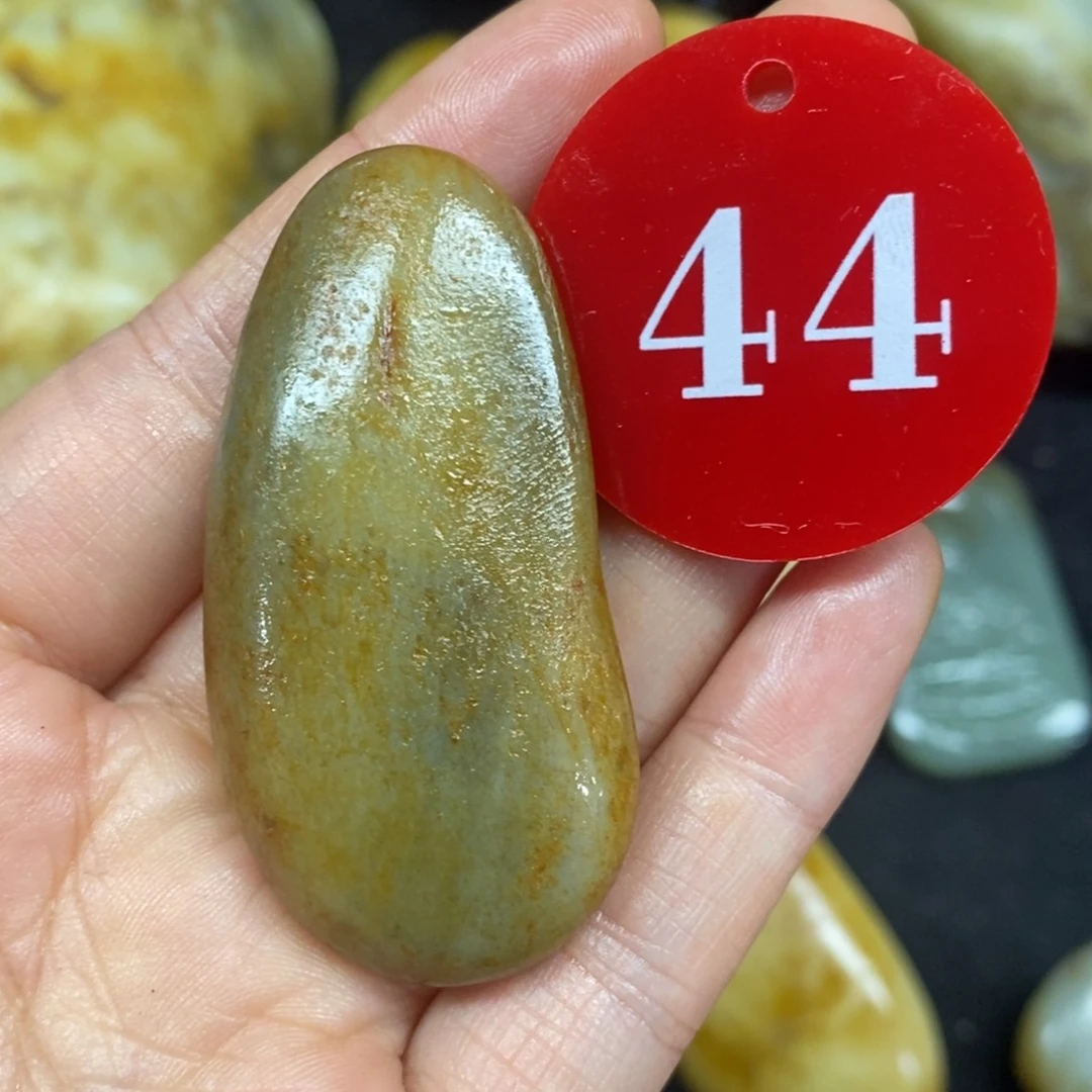 未镶嵌和田玉（糖玉）挂件