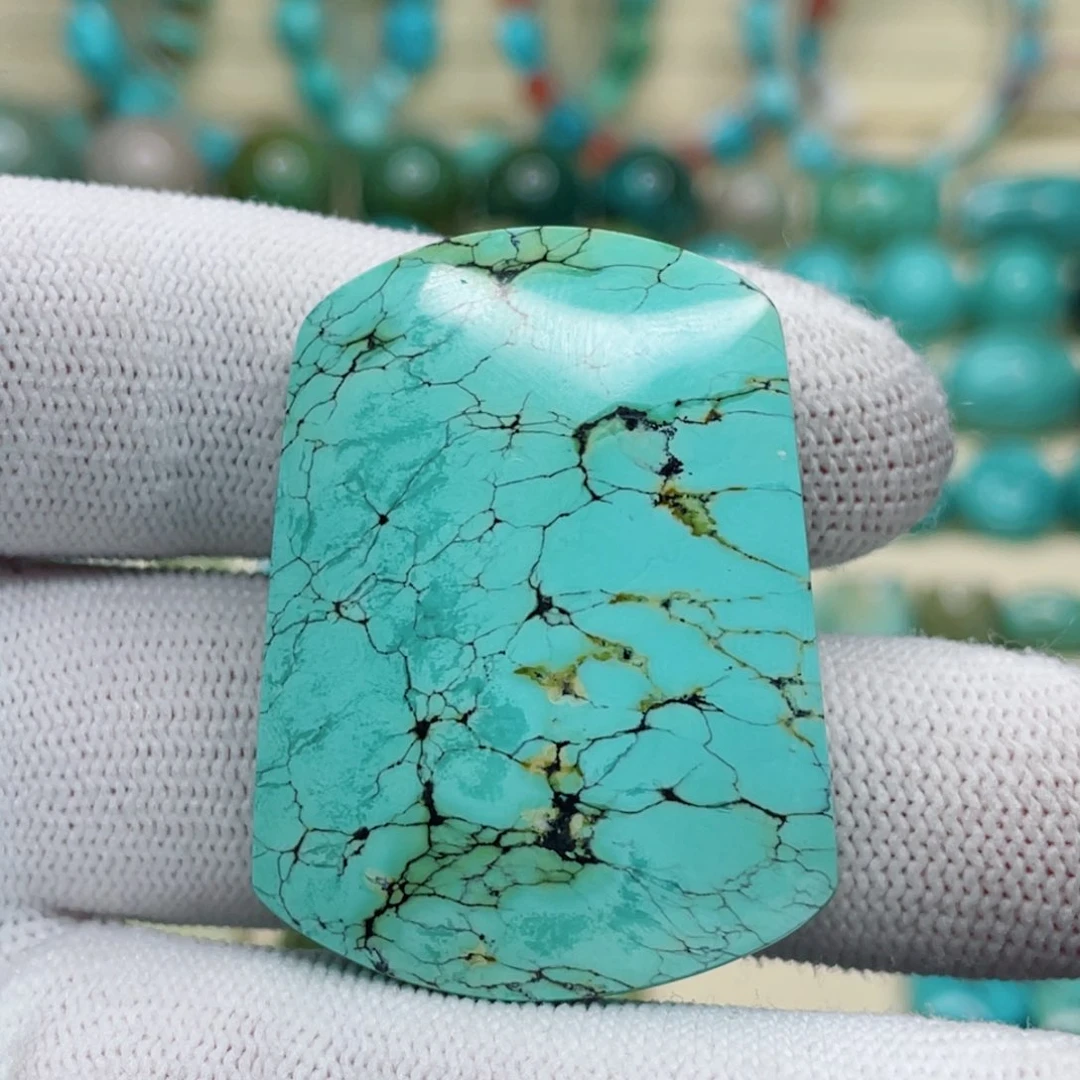 绿松石未镶嵌颈饰