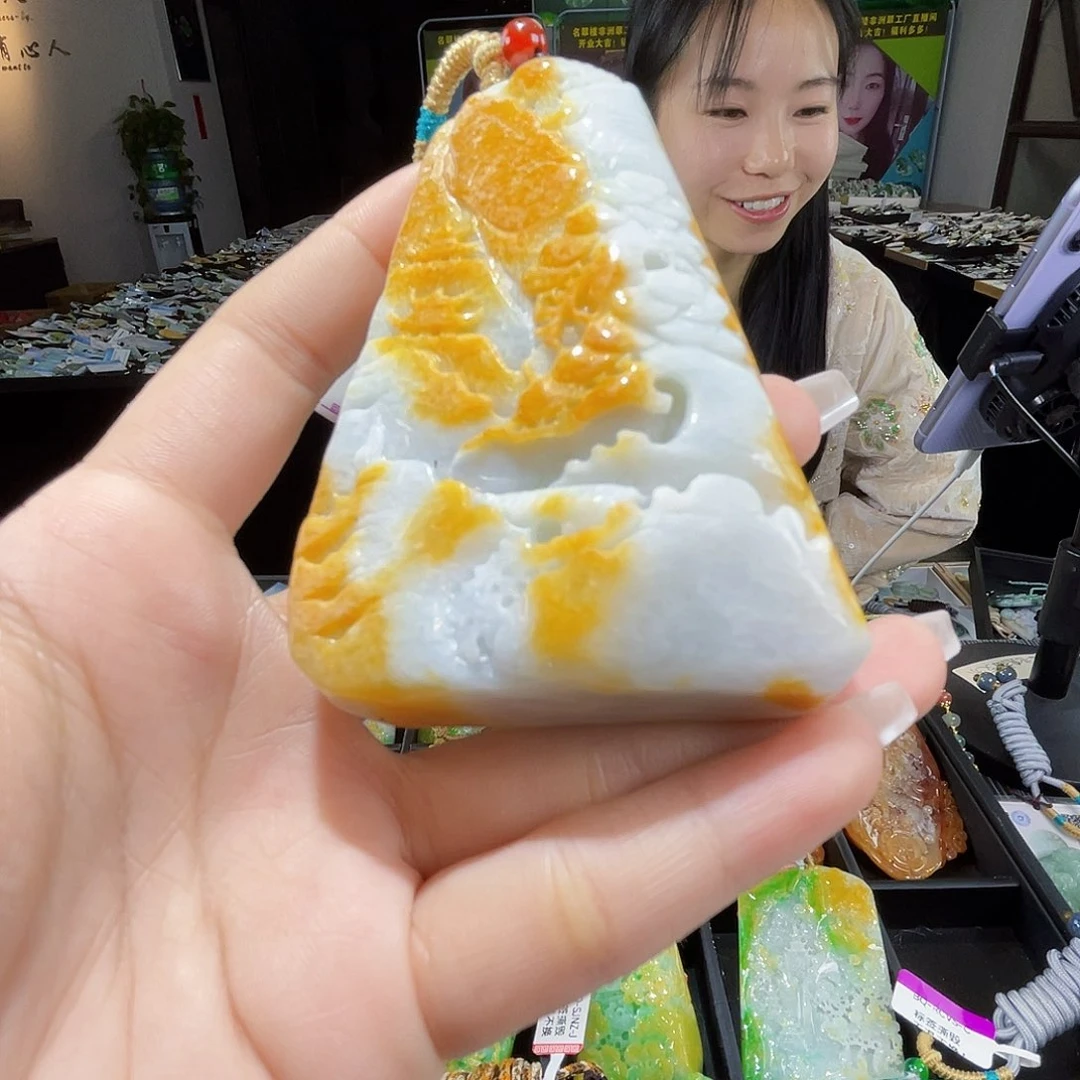 颈饰未镶嵌翡翠一