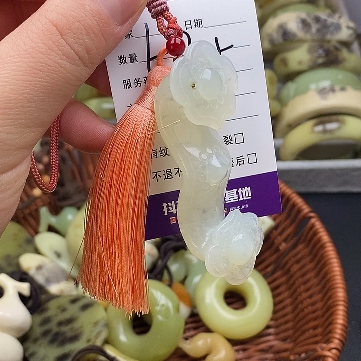 未镶嵌蛇纹石玉颈饰