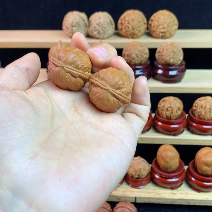 吊坠文玩核桃闷尖金蟾