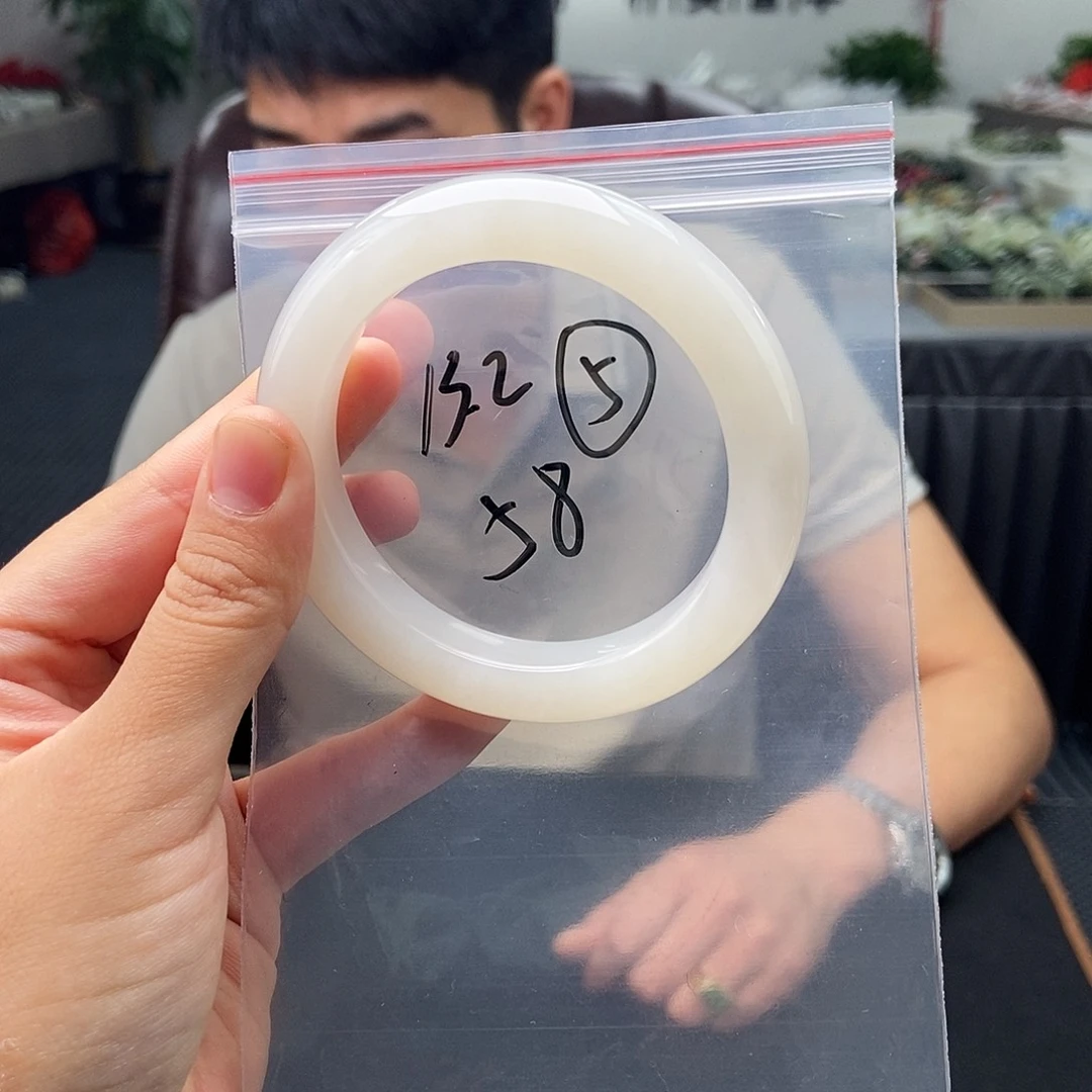 和田玉手镯未镶嵌颜色多样性发拍一发一