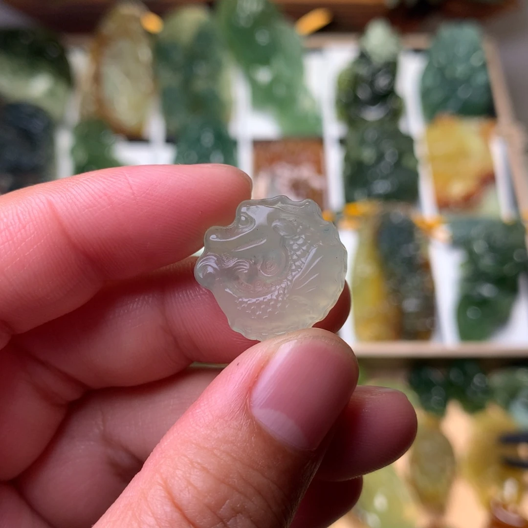 岫玉未镶嵌岫玉挂件龙鱼