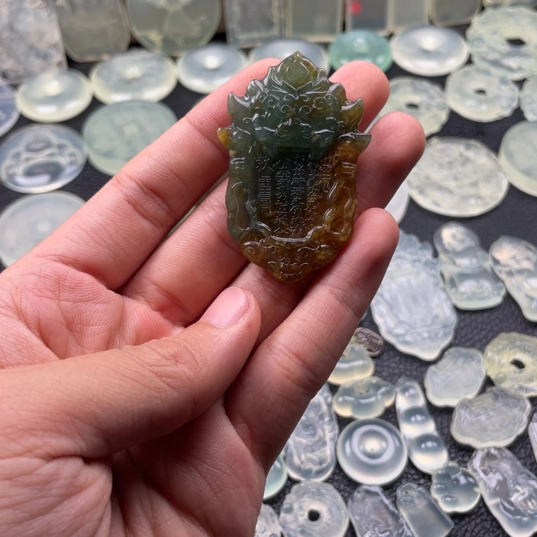 岫玉未镶嵌颈饰山鬼令