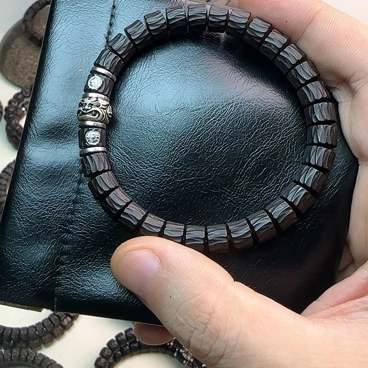 【闪购商品】椰蒂手串8吞噬吞金兽