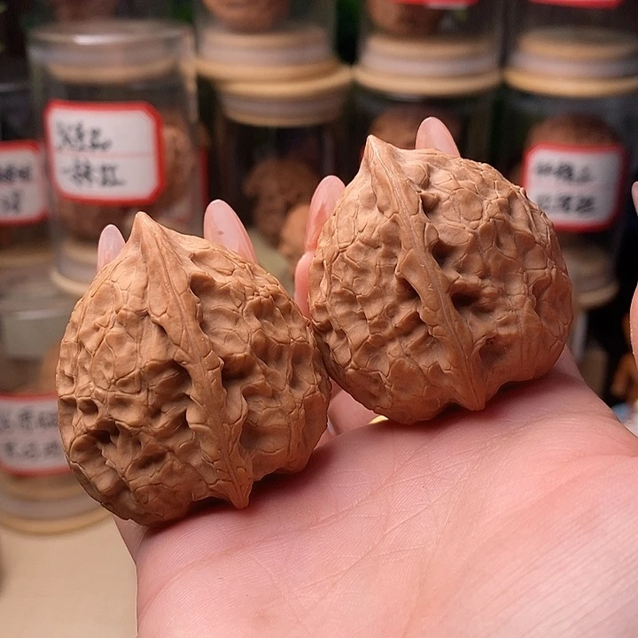 把件文玩核桃穿山甲……