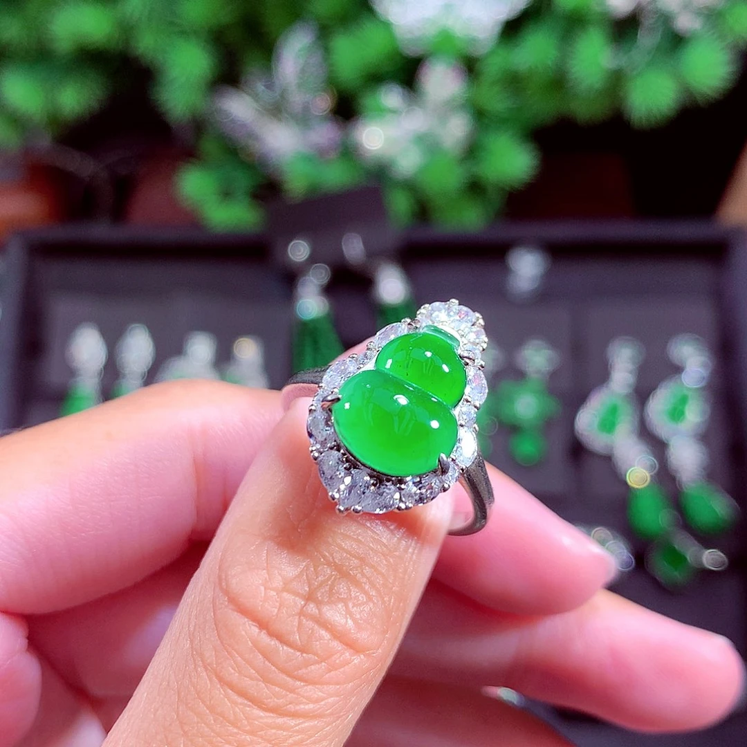 颈饰未镶嵌翡翠天然