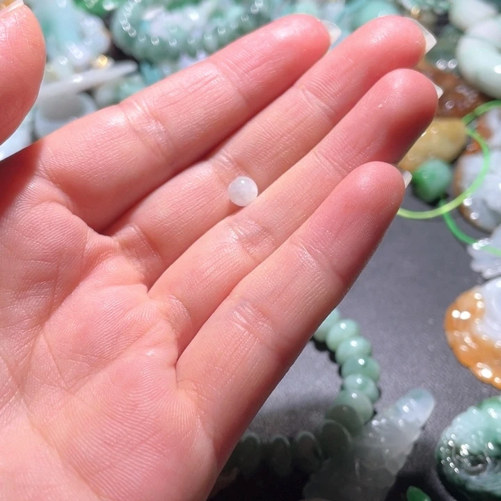 【闪购商品】翡翠颈饰未镶嵌l****e天然翡翠