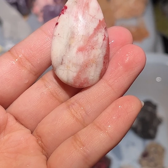 天然辰砂天然朱砂原石吊坠