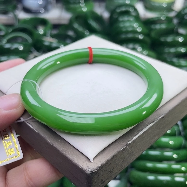 未镶嵌手镯和田玉（碧玉）