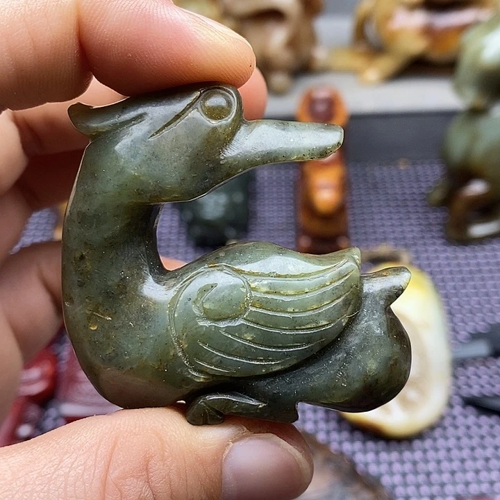 未镶嵌蛇纹石玉颈饰