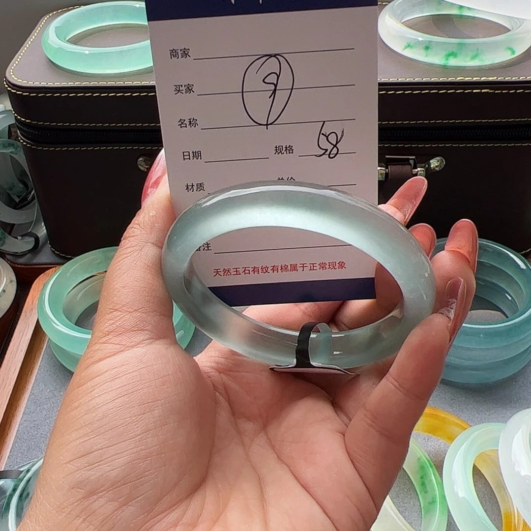 深****伴时尚精美天空蓝手镯